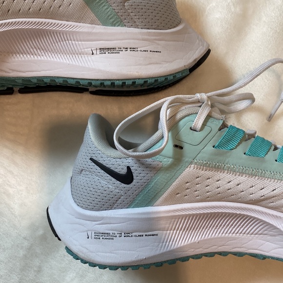 Nike Air Zoom Pegasus 38 Gray w/Light Blue & Black Detail Running Casual Size 8 - Picture 6 of 9